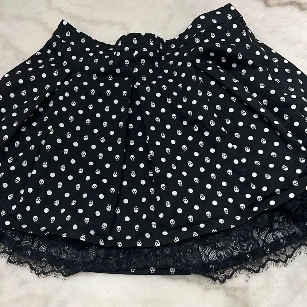 Juniors Hit Topic Goth/Punk lined skull skirt w lace trim Sz M LIKE NEW!